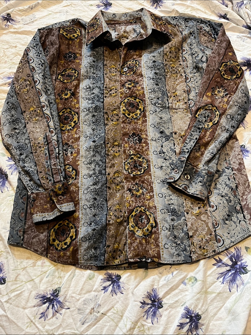 Casual Long-Sleeve Button-Down Shirt in Brown & Gray